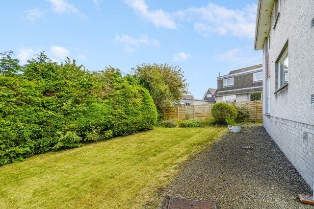 39 Oatlands Park, Linlithgow